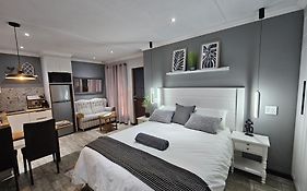 Stylish Self-Catering Suites At Ferndale House